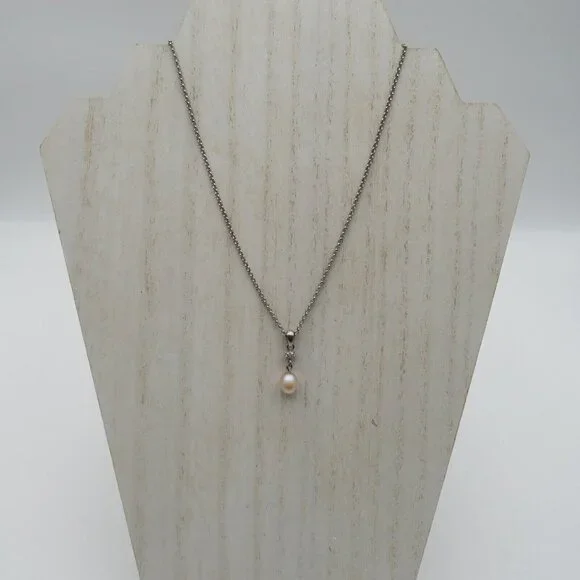 Monet Necklace Imitation Pearl Pendant 15" Silver Tone Chain Clear‎ Rhinestones - Picture 2 of 6